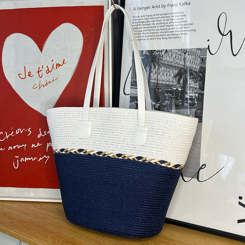 Ensemble sac et chapeau en paille