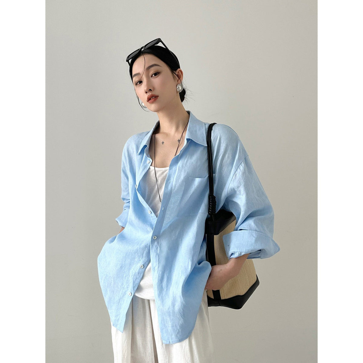 Camisa de linho simples e versátil para mulher