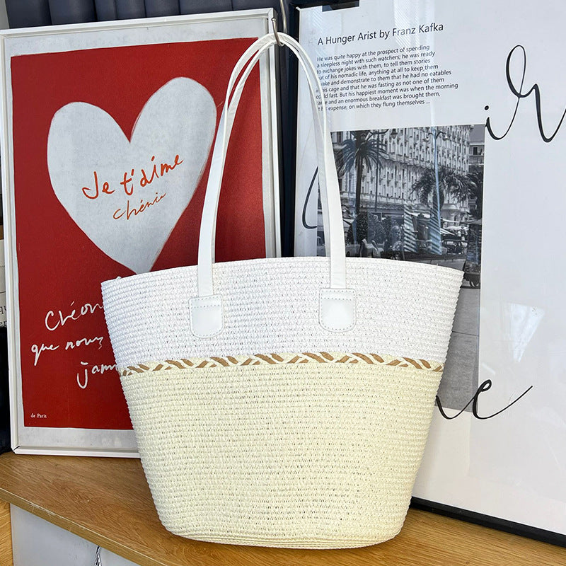 Ensemble sac et chapeau en paille